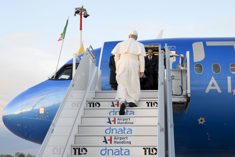 El Avión A320 En El Que Viaja El Papa Deberá Sustituir Un Componente Tras Aviso De Airbus