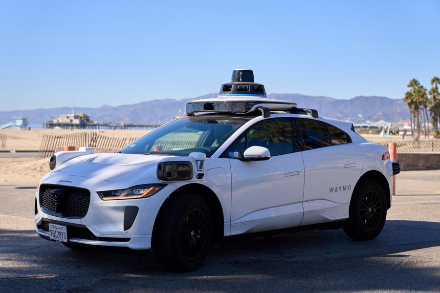 Waymo lanza su conducción autónoma