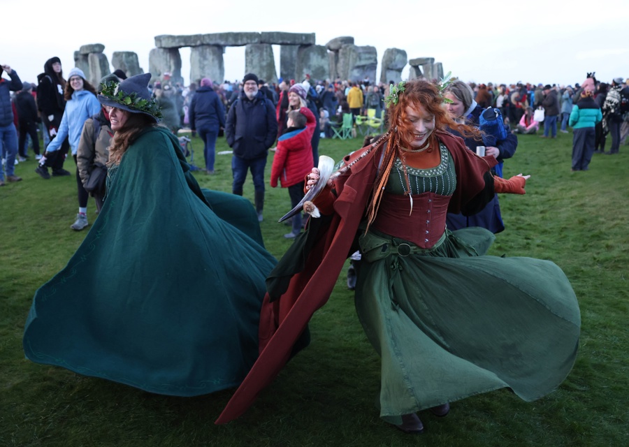 Celebran el solsticio de invierno en el monumento de Stonehenge