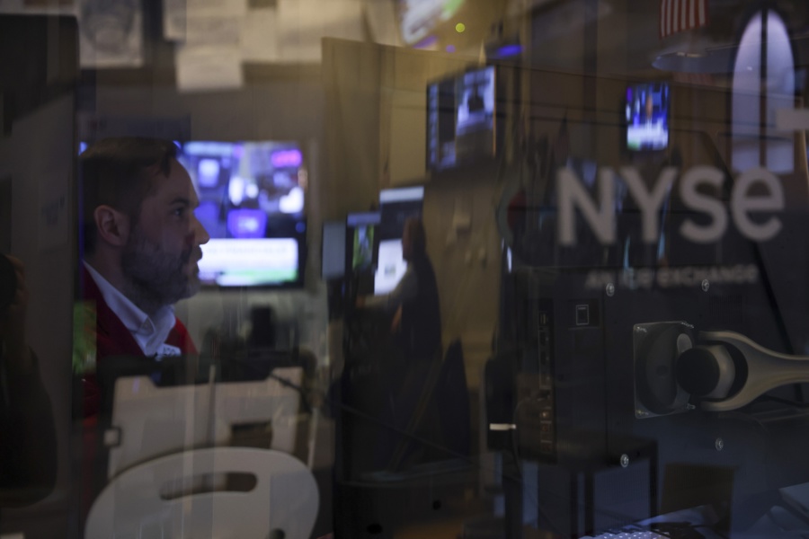 Wall Street Cierra En Rojo En Un Mes Volátil Marcado Por Resultados Y Desplome De Metales