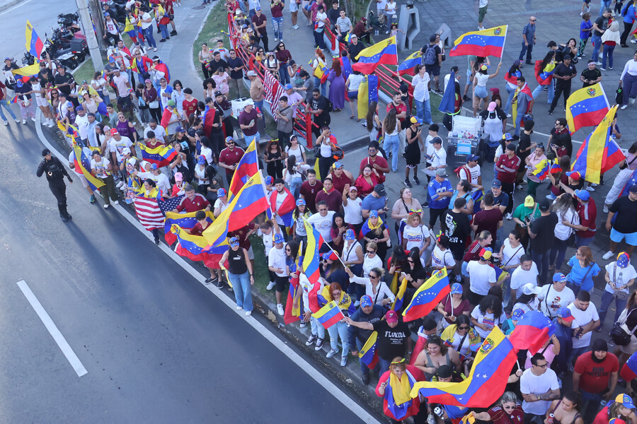 Venezolanos se dan “un abrazo de alegría” en Panamá
