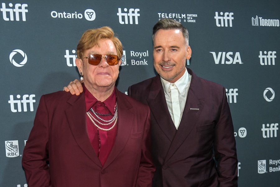 Elton John denuncia al ‘Mail’ por revelar datos