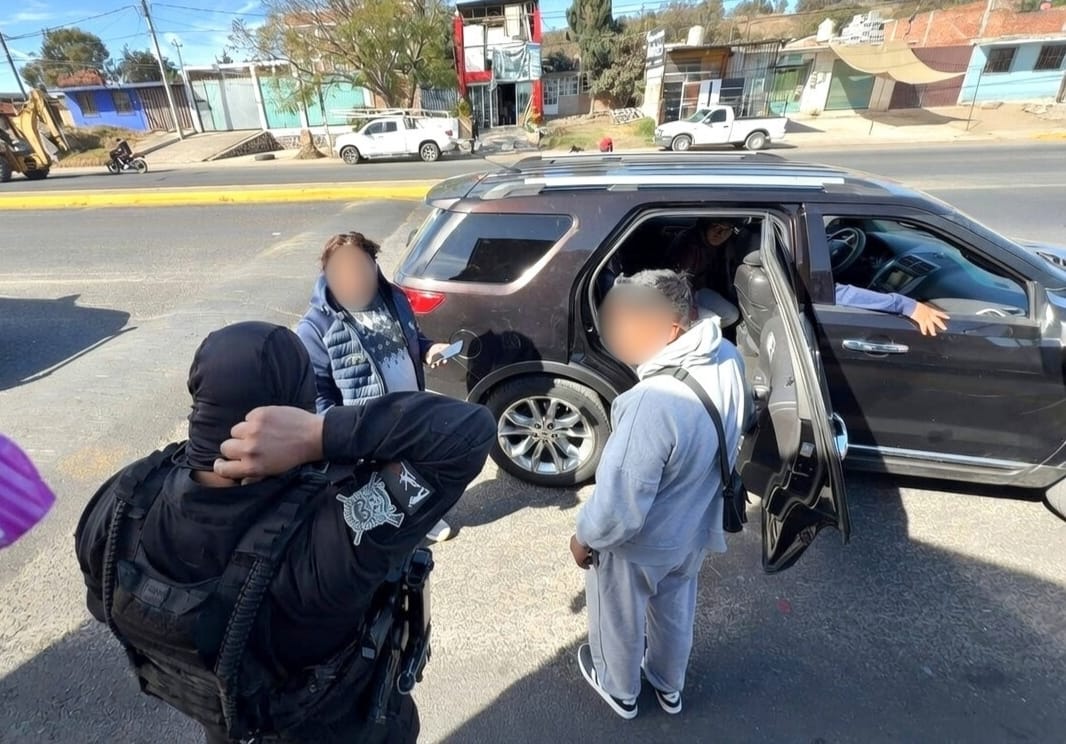 Seguridad Pública de Texmelucan evita fraude por compra-venta de vehículo en Tianguismanalco