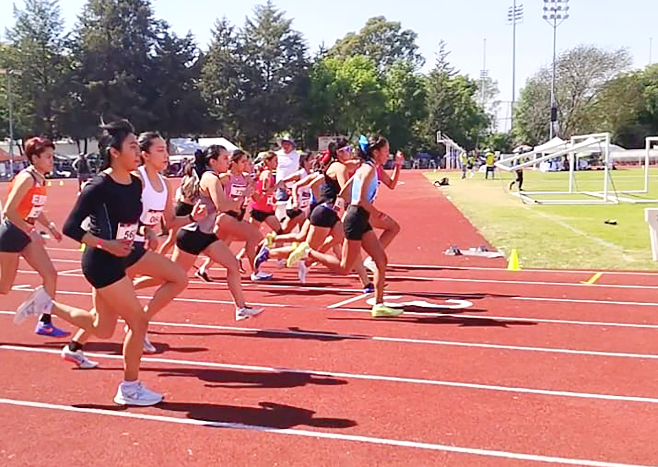 Delegación de atletismo de Texmelucan gana primer lugar en la etapa estatal de la Olimpiada Nacional