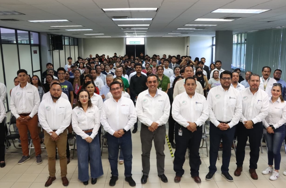 Impulsa Pável Gaspar vinculación con jóvenes de la Mixteca