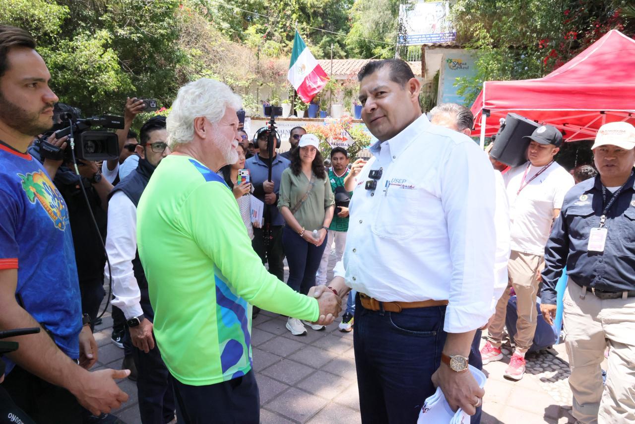 Armenta recorre Puebla y acompaña a las familias para garantizar una Semana Santa segura