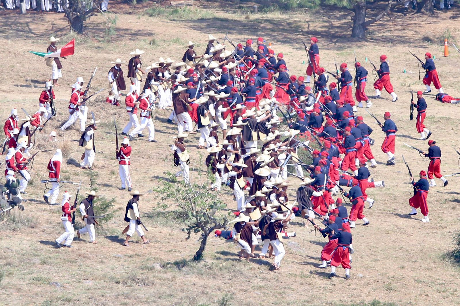 Patriotismo y disciplina reviven la Batalla del 5 de Mayo
