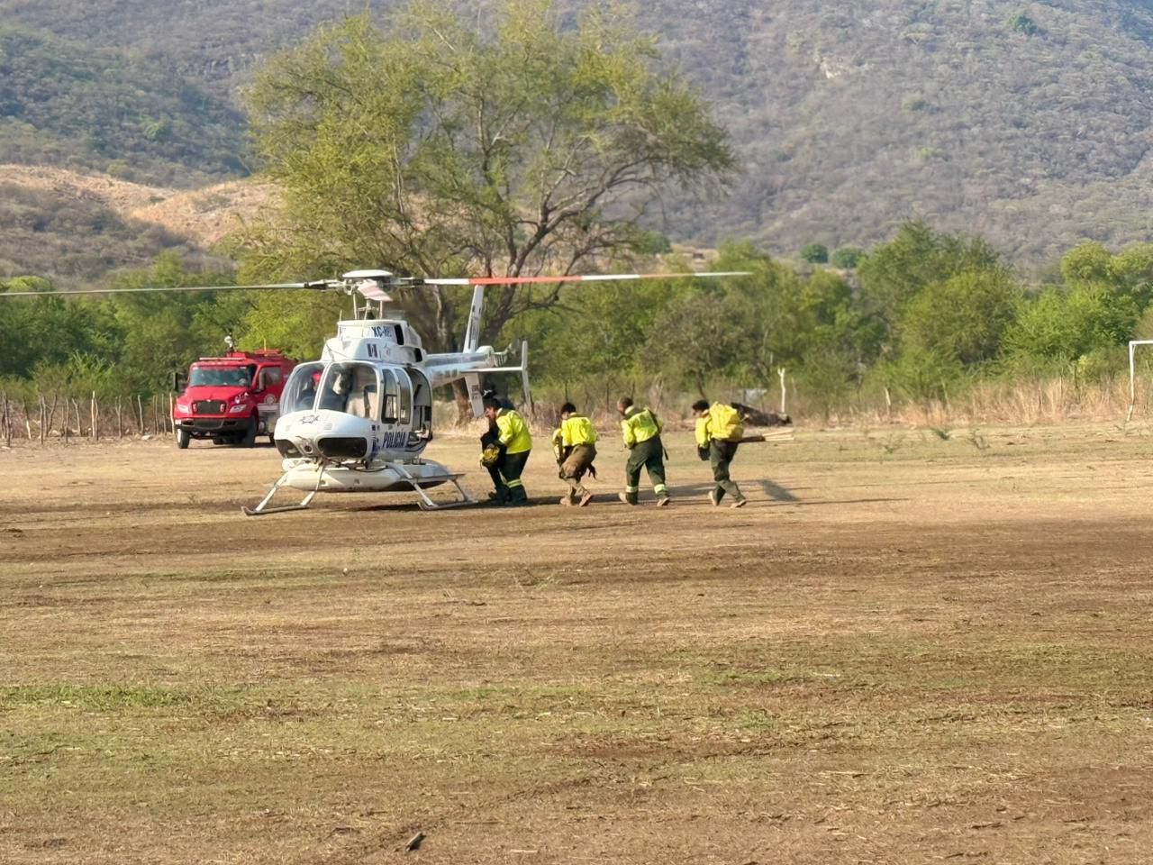 Mantienen combate a incendio en la Mixteca