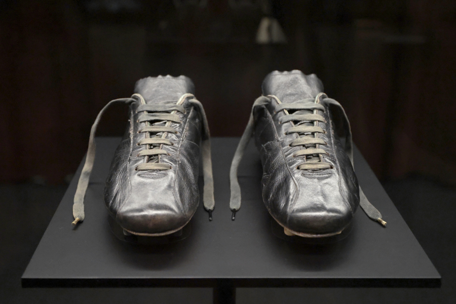 Museo Mexicano Jumex Estrena Colección De Objetos De Pelé Y Messi A Dos Días Del Mundial