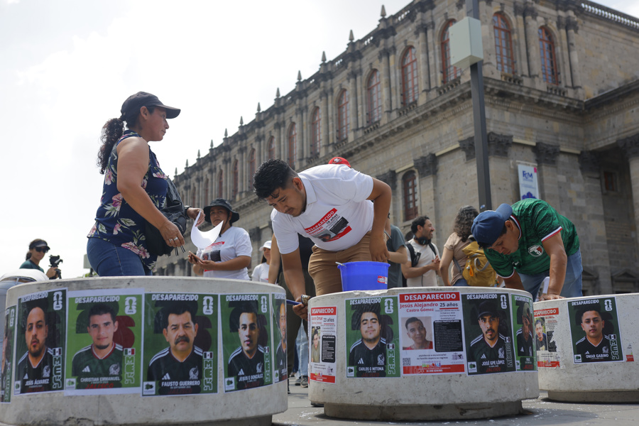 Familiares Crean "álbum" De Desaparecidos En México Para Seguir Búsqueda En El Mundial