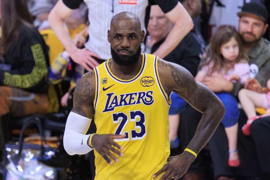 Lebron James Ficha Por Los Philadelphia 76ers, Según Espn