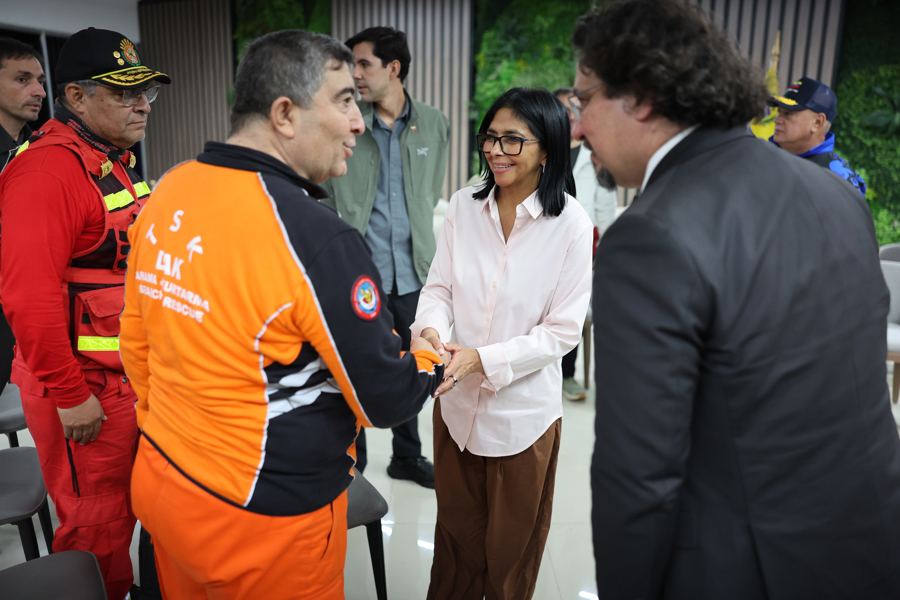 Delcy Rodríguez Celebra El Rescate De Un Hombre Que Permaneció 8 Días Bajo Los Escombros