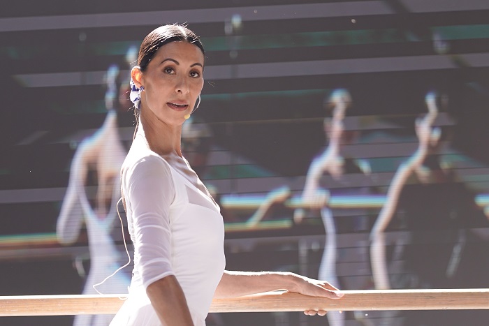 Más de 300 bailarinas toman la máster class con Elisa Carrillo