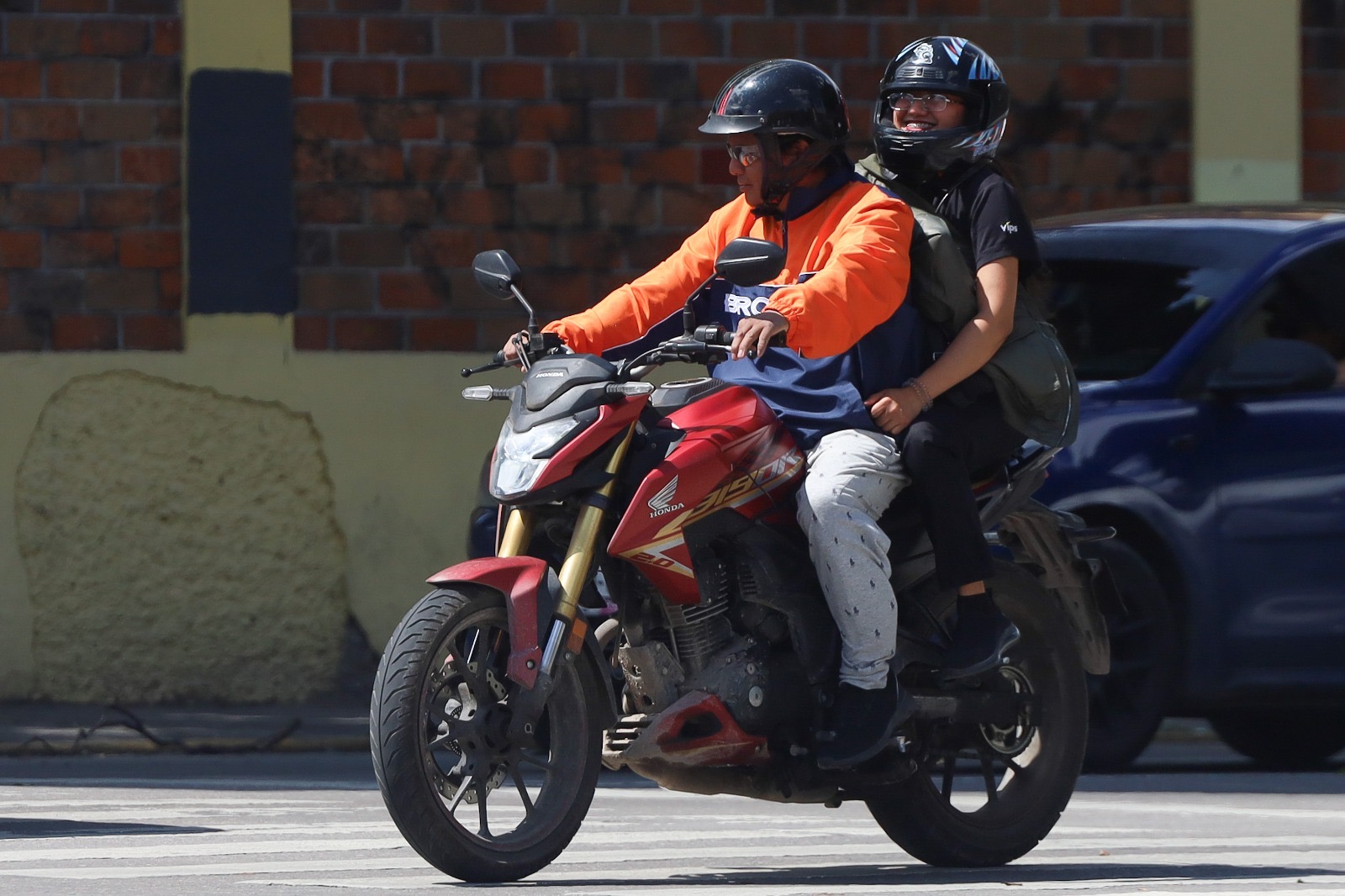Indispensable, regular uso de motocicletas 