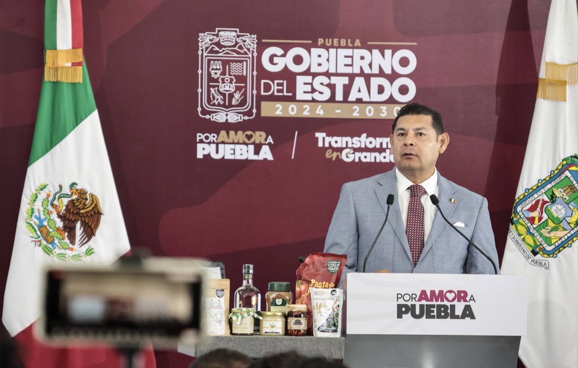 Gobernador y fiscal se reúnen con padres del universitario Hugo Alejandro