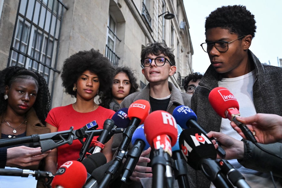 Los Estudiantes Franceses Mantendrán Sus Protestas Pese A Las Concesiones Del Gobierno