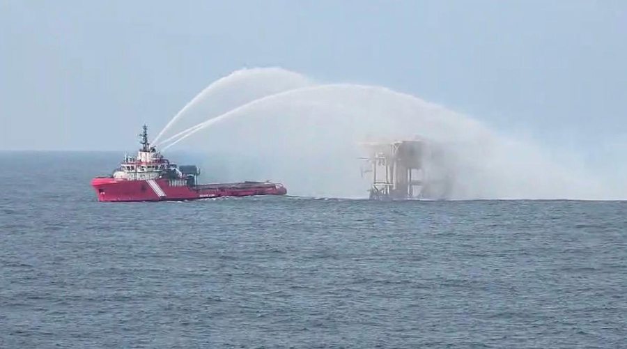Pemex reporta un incendio sin heridos en una plataforma