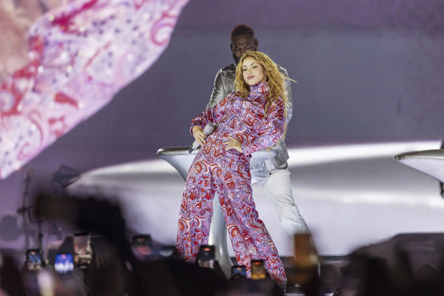 Shakira Se Despide De Madrid Junto A Maluma Y Bizarrap: "ha Habido Un Antes Y Un Después"