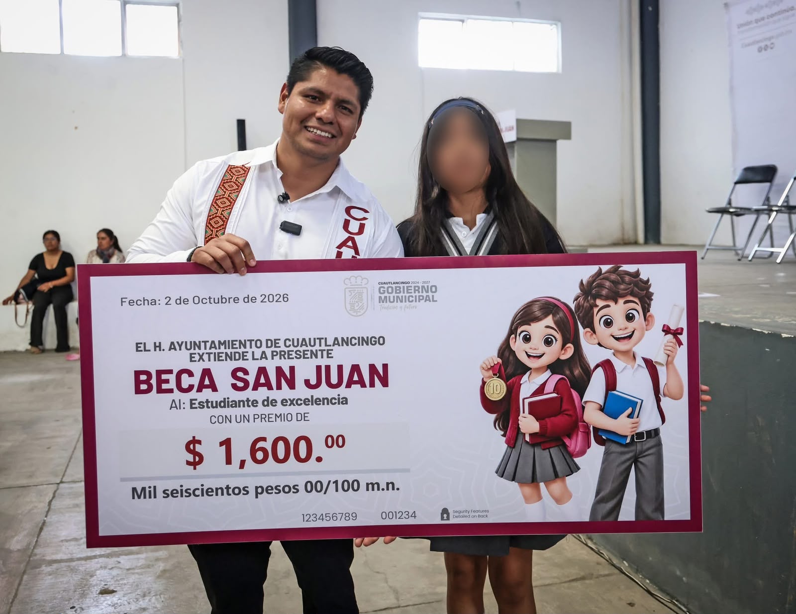 Omar Muñoz reconoce la excelencia con Becas San Juan
