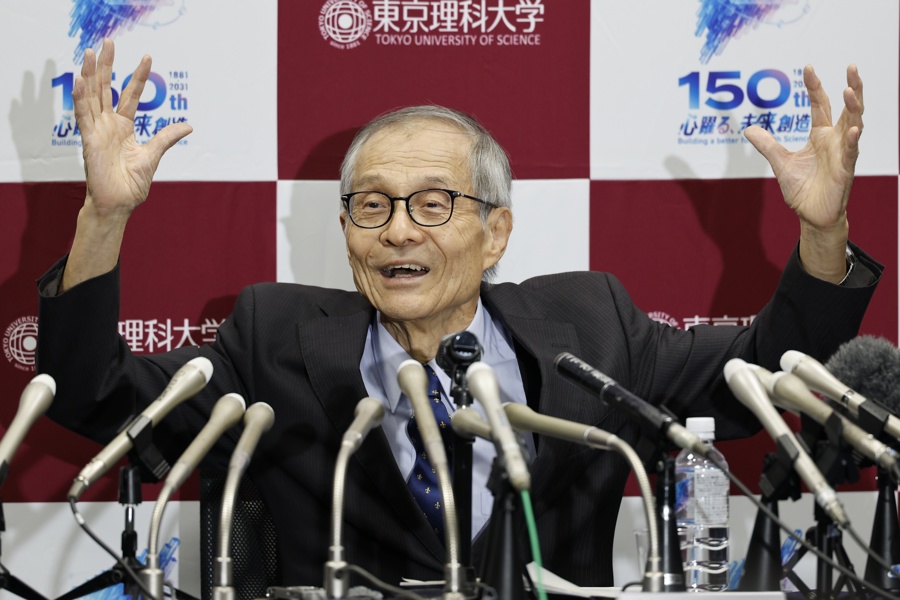 Kenso Soai, Nuevo Nobel De Química Japonés Por Un Experimento "espectacular"