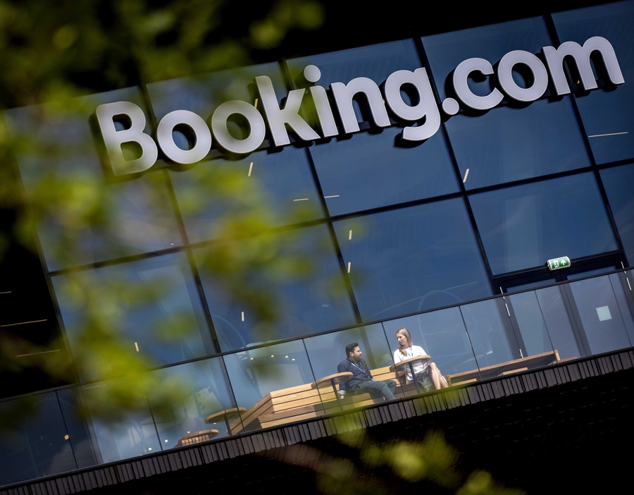 Investigan si Booking vulnera norma contra anuncios fraudulentos