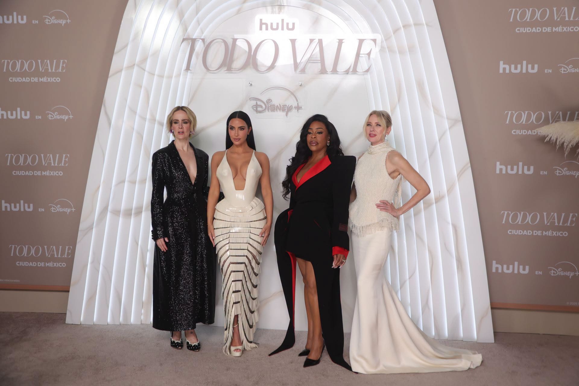 El elenco de “Todo vale” deslumbran en la Ciudad de México